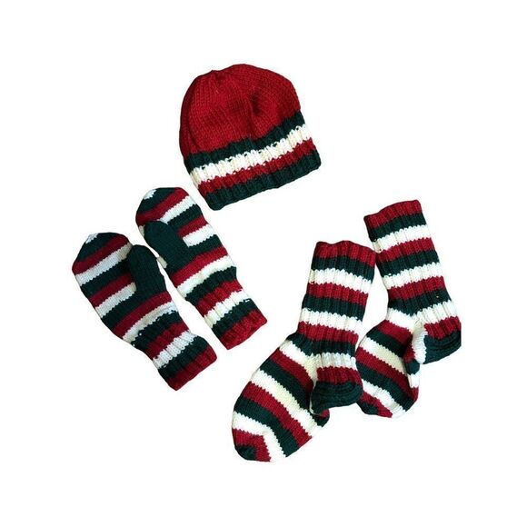 Woman's Handmade Christmas Wool Set Hat Socks Mittens - Picture 1 of 6